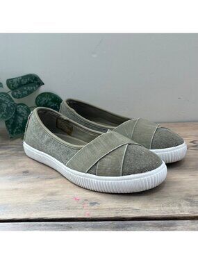 Comfortview Jazlyn Slip on Sneaker Womens 8.5W Green Canvas Comfort Flats